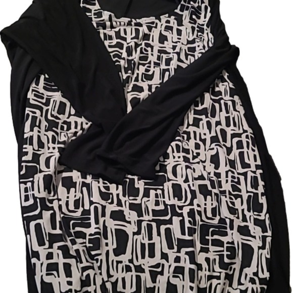 Lane Bryant Dresses & Skirts - Lane Bryant Black and white geometric shape dress.‎